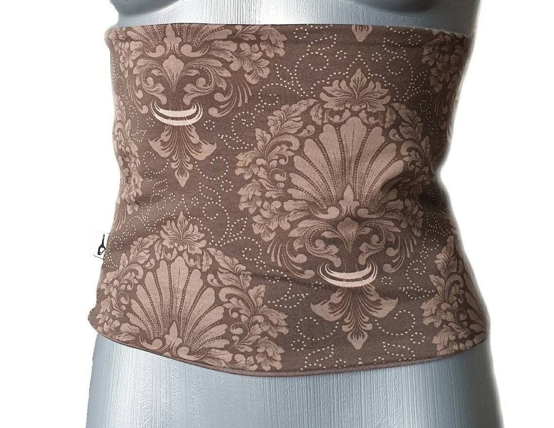 Fly and Fit reversible cotton jersey haramaki back warmer in mocha brown with an elegant ornament print